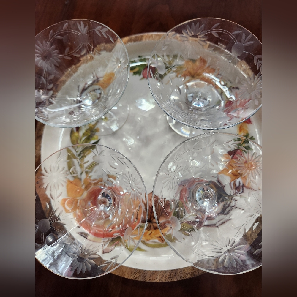 Stunning etched cocktail glasses - Picture 3 of 6